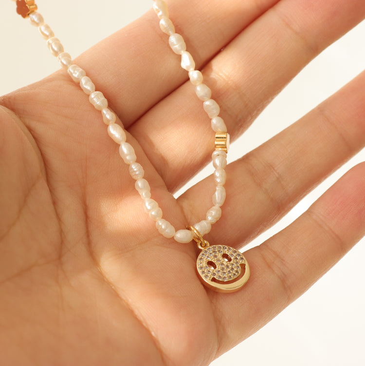 PEARL SMILE NECKLACE