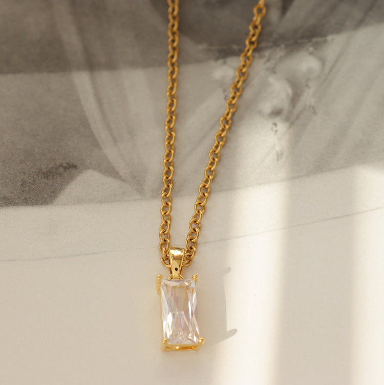 CRESCENT NECKLACE