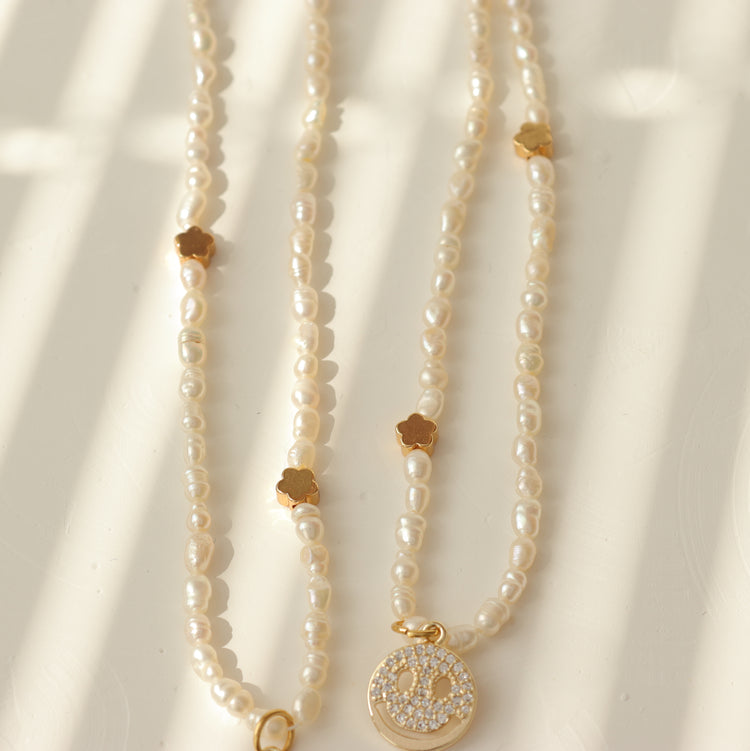 PEARL SMILE NECKLACE