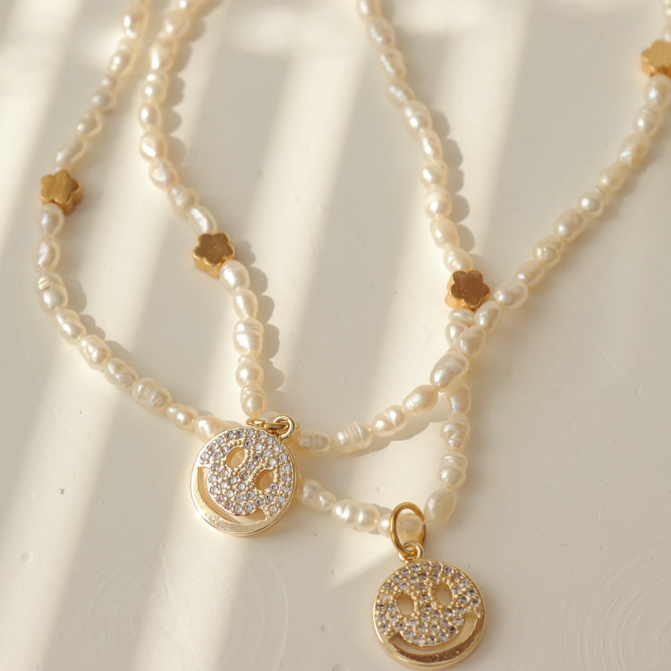 PEARL SMILE NECKLACE