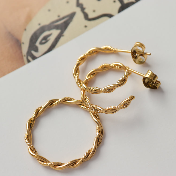 DAINTY TWIST EARRINGS
