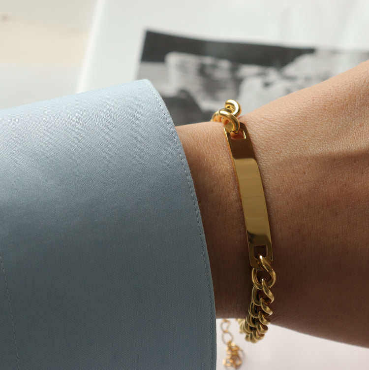 GOLD BAR BRACELET