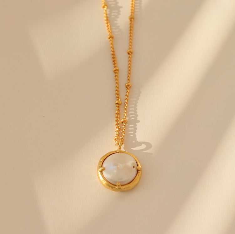 PEARL PENDANT NECKLACE