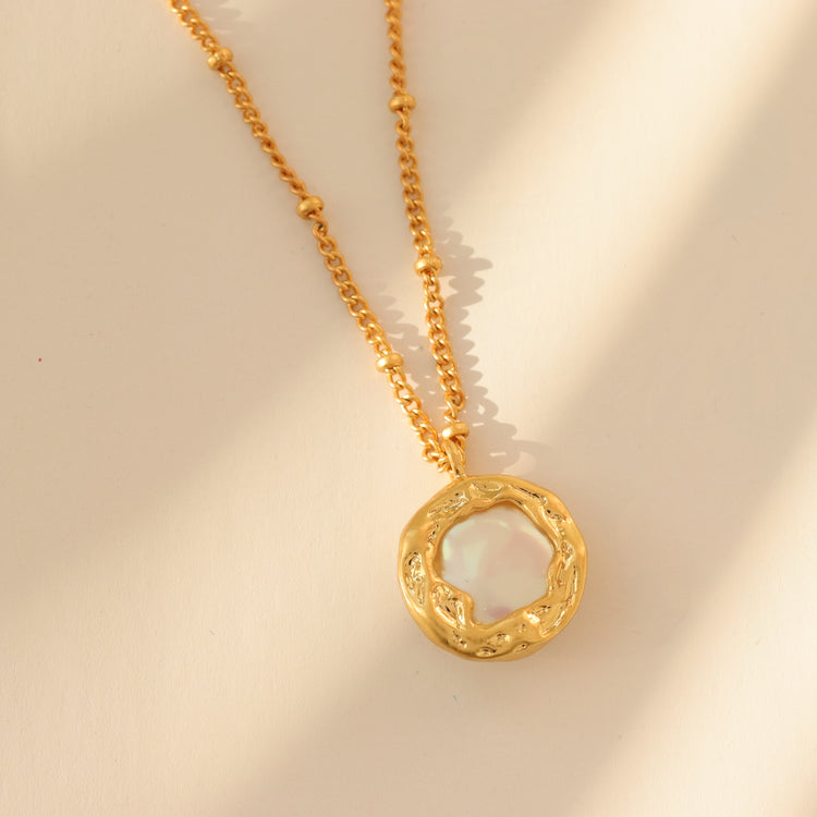 PEARL PENDANT NECKLACE