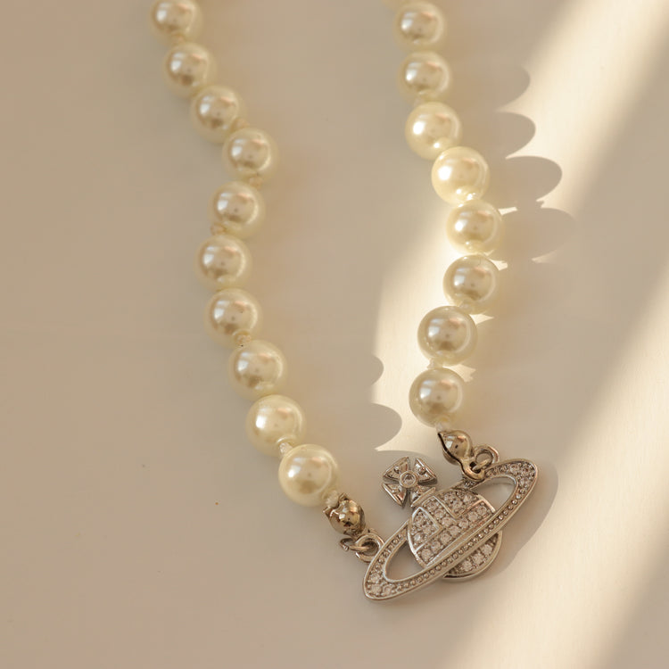 UNIVERSE NECKLACE