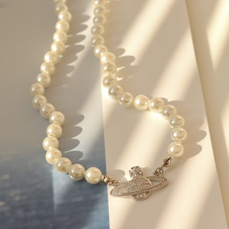 UNIVERSE NECKLACE
