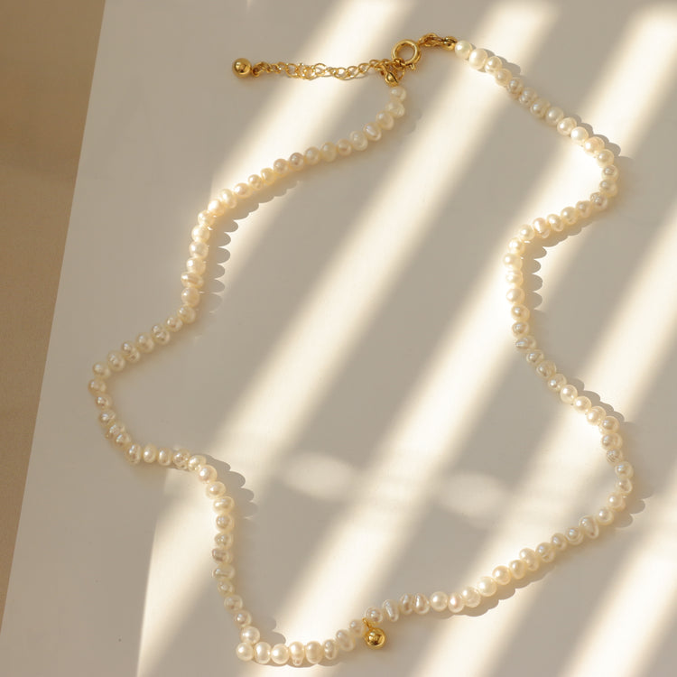 ESSENTIAL PEARL BEADED NECKLACE