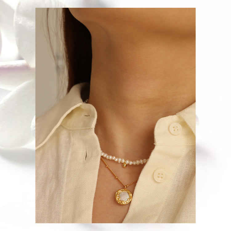 PEARL PENDANT NECKLACE
