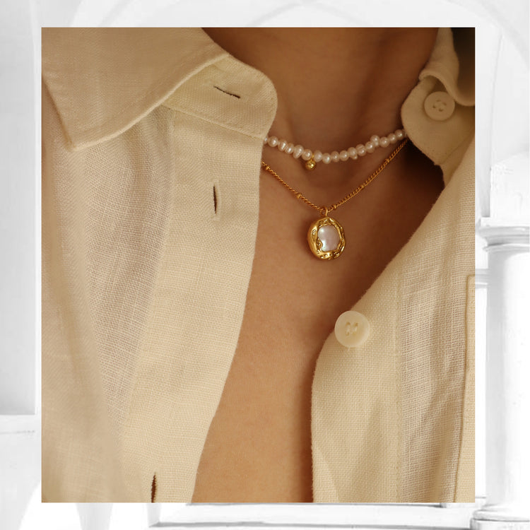 PEARL PENDANT NECKLACE