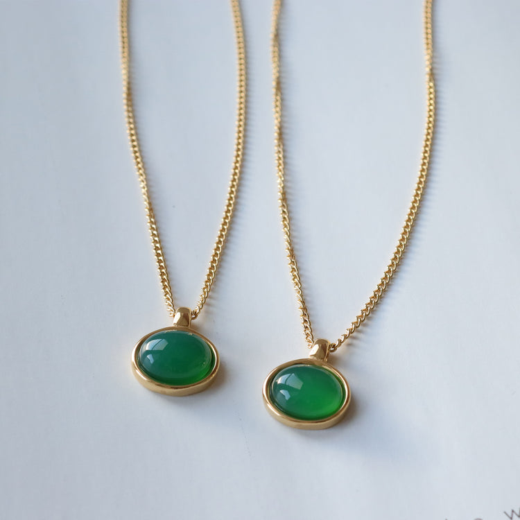 EMERALD OVAL NECKLACE