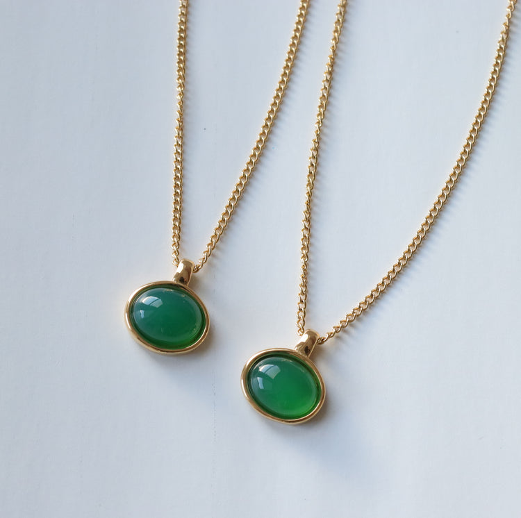 EMERALD OVAL NECKLACE