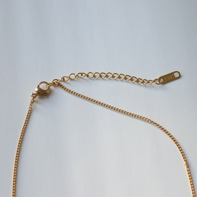 EMERALD OVAL NECKLACE