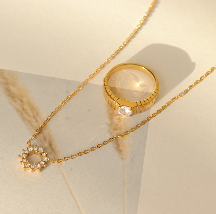 ELEGANT FLOWER PENDANT NECKLAC