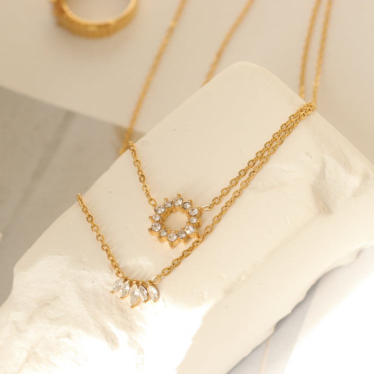 ELEGANT FLOWER PENDANT NECKLAC