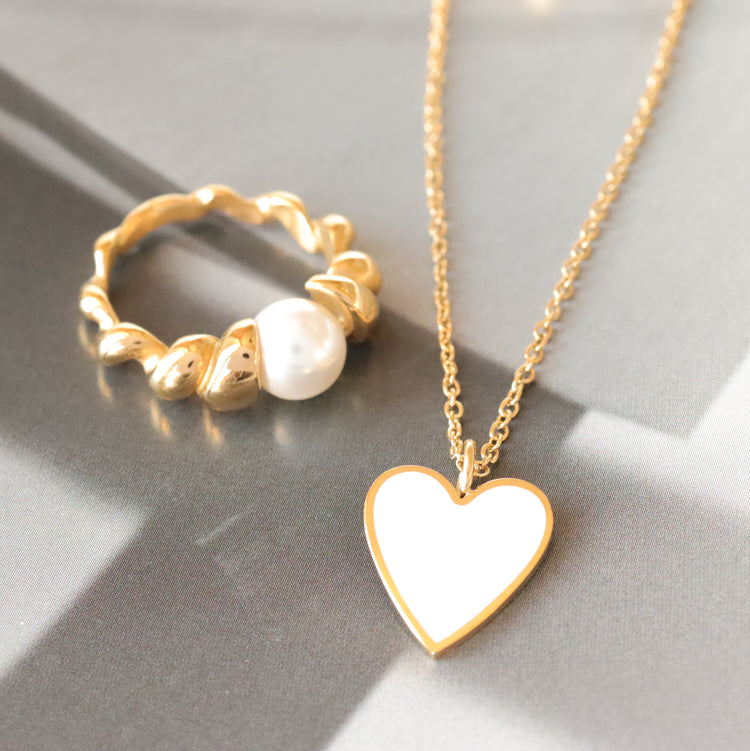 WHITE HEART NECKLACE