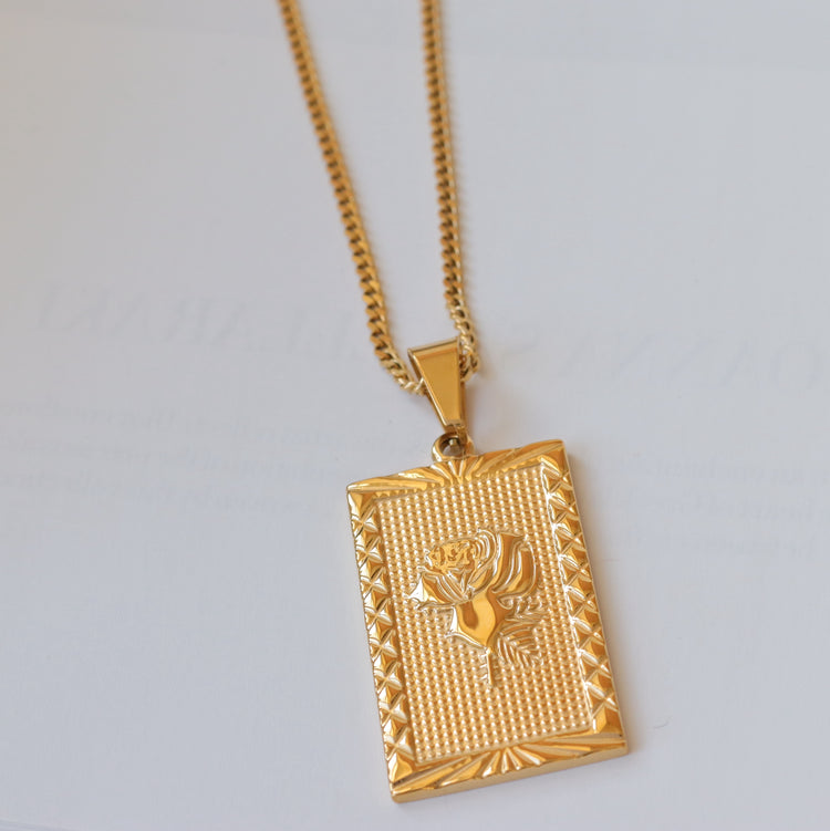 FLOWER PENDANT NECKLACE