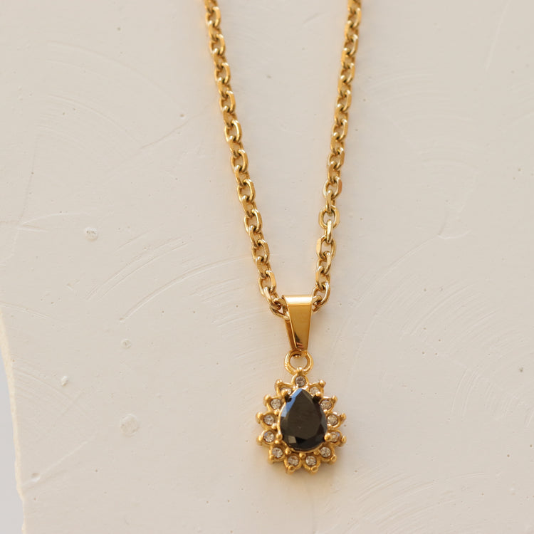 BLACK VICTORIA NECKLACE