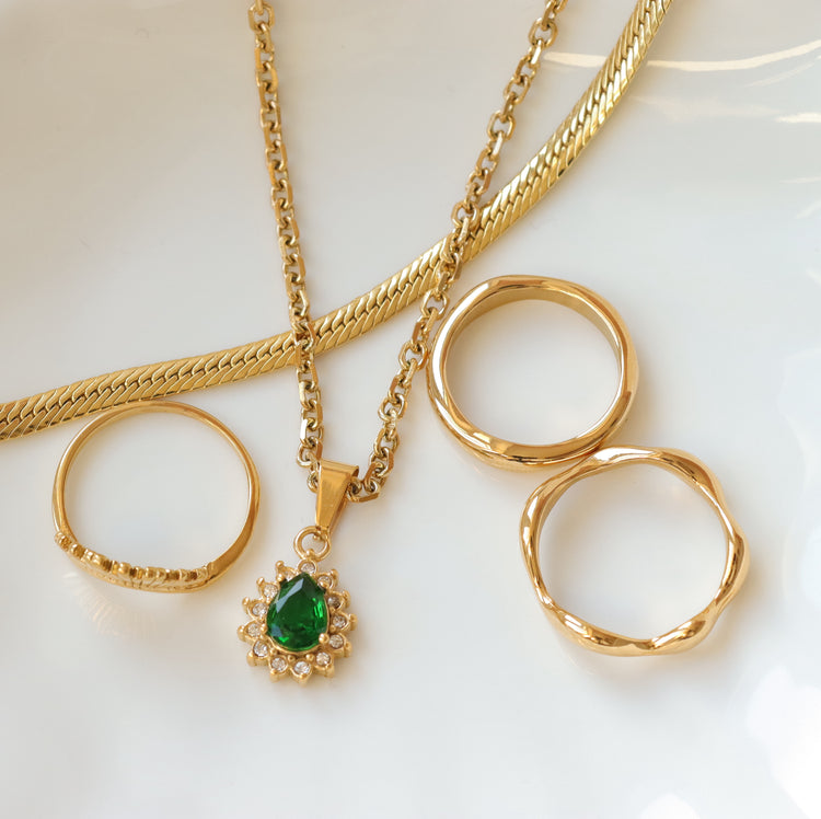 GREEN VICTORIA NECKLACE