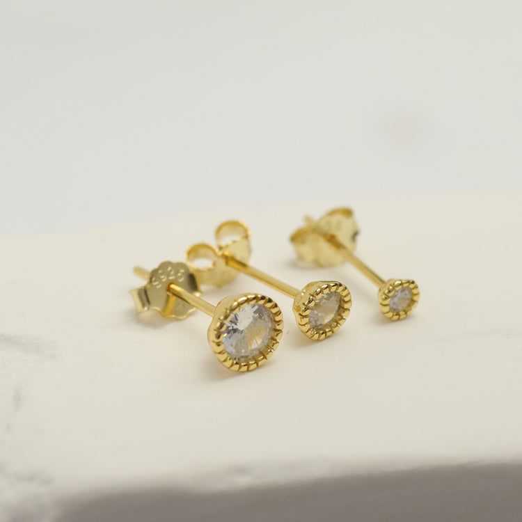 ESSENTIAL STUD EARRINGS SET / 3 PCS