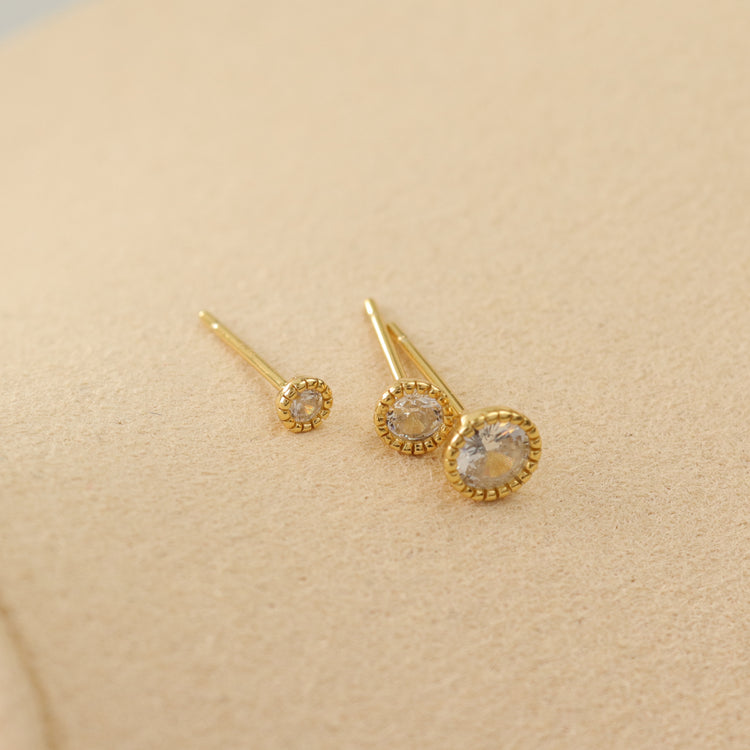 ESSENTIAL STUD EARRINGS SET / 3 PCS