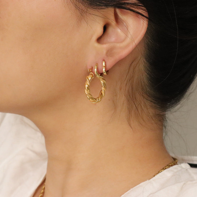SPECIAL TWIST EARRINGS