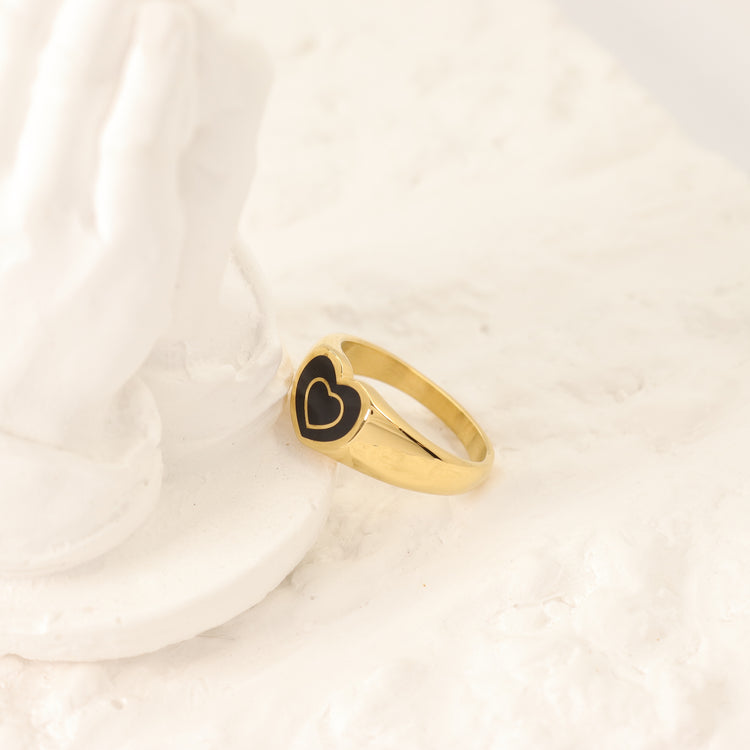 BLACK HEART RING