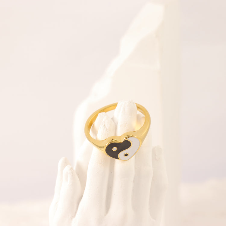 YIN YANG HEART RING