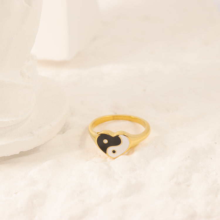 YIN YANG HEART RING