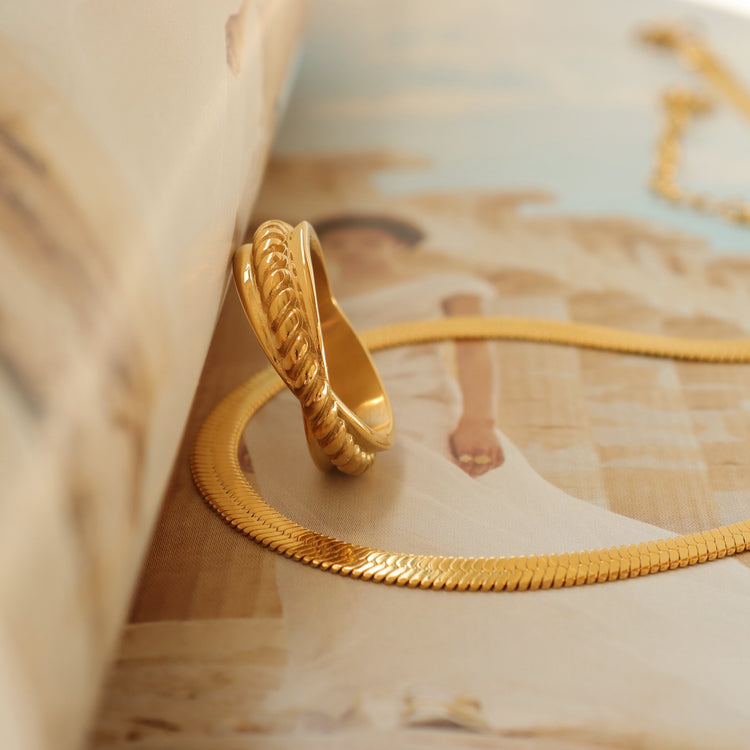 FRILL RING