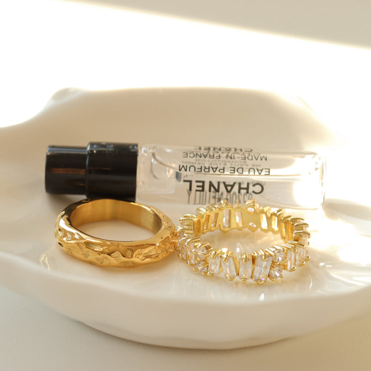 CONCAVE RING