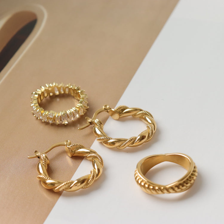SPECIAL TWIST EARRINGS