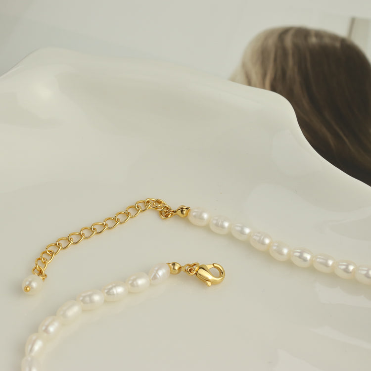 ROSE PEARL NECKLACE