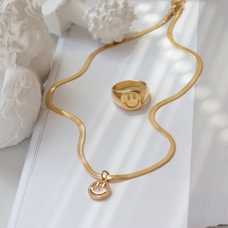 SMILE CHAIN NECKLACE