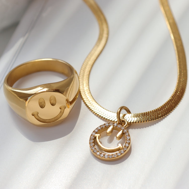 SMILE CHAIN NECKLACE