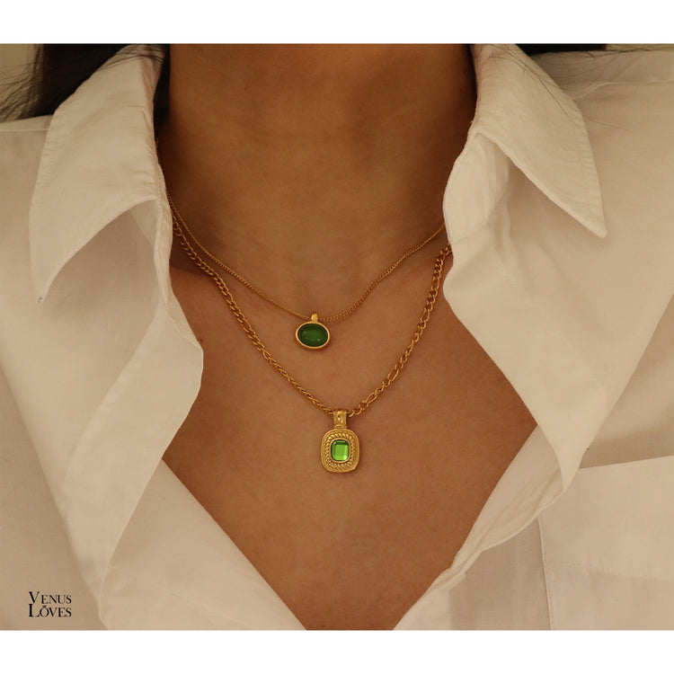 EMERALD OVAL NECKLACE