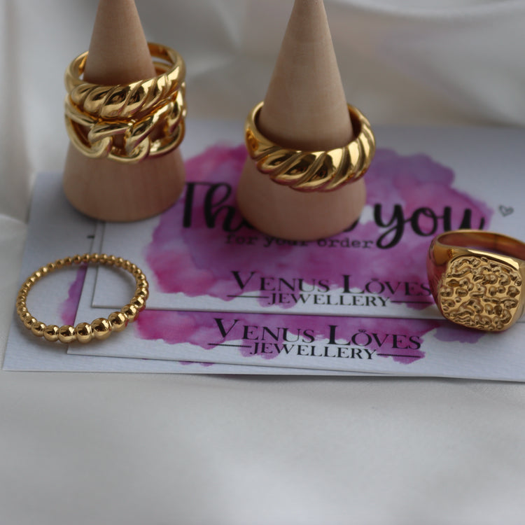 MEDIUM CROISSANT GOLD RING-VENUS LOVES JEWELLERY