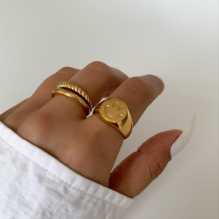 SMILE GOLD RING-VENUS LOVES JEWELLERY