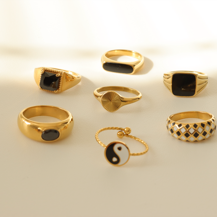 BETH GOLD RING