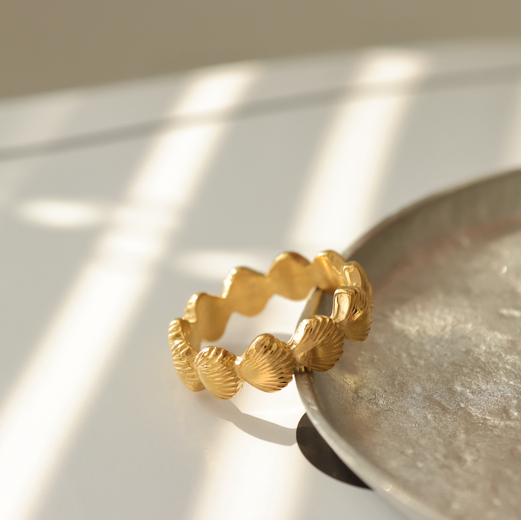 SEASHELL RING