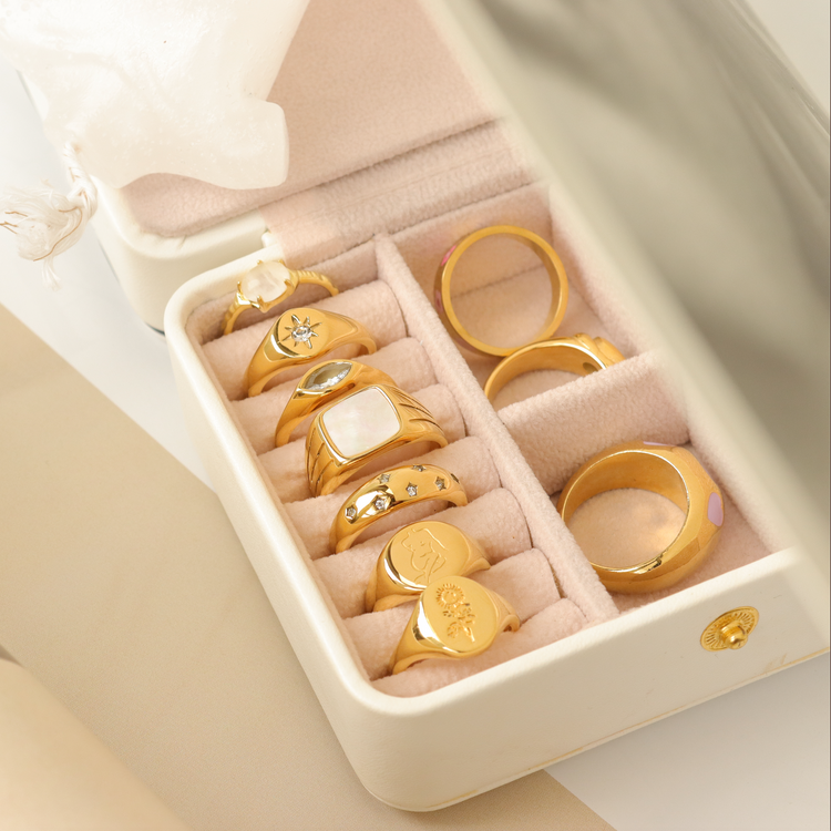 SHINING STAR GOLD RING