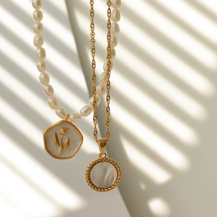 ROSE PEARL NECKLACE