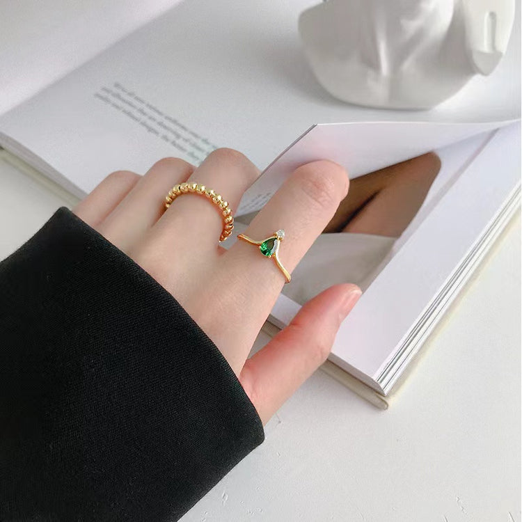 DAINTY CROWN RING