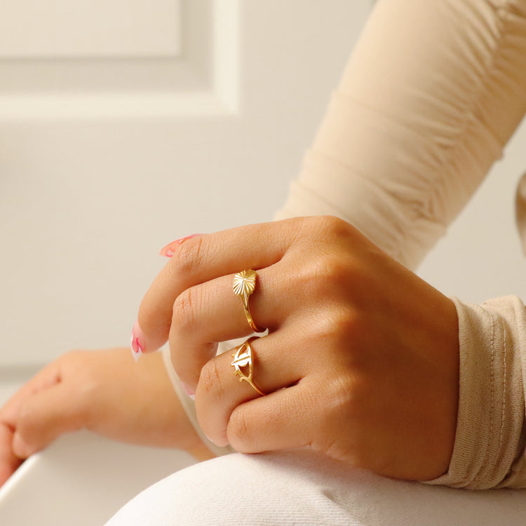 RADIANT GOLD RING