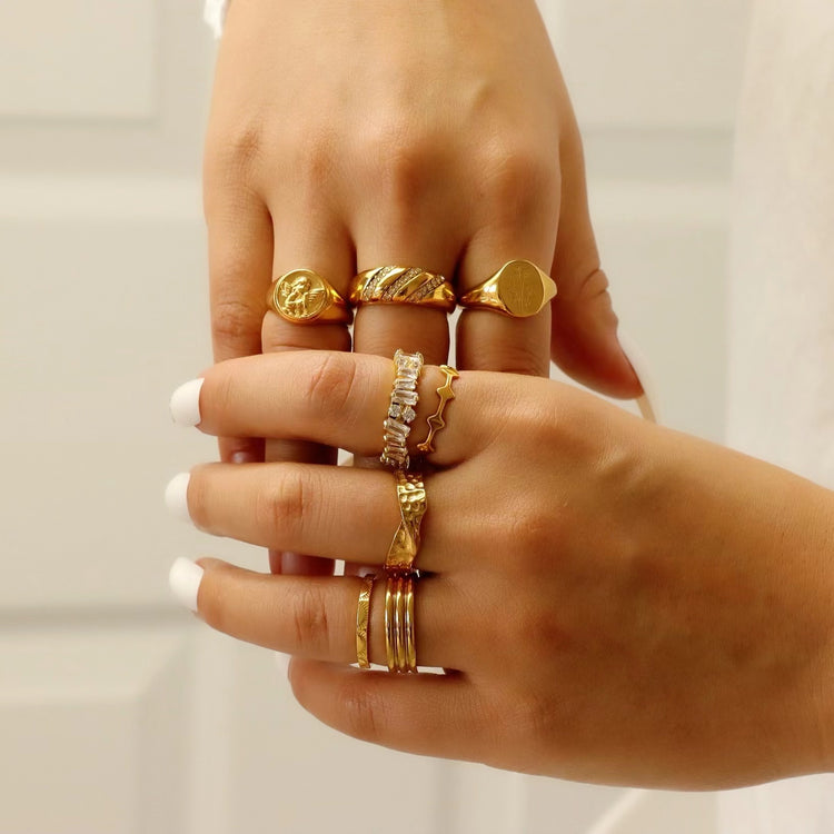 CONCAVE RING