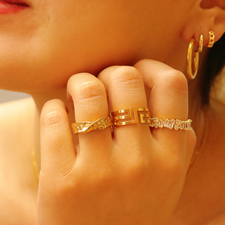 CONCAVE RING