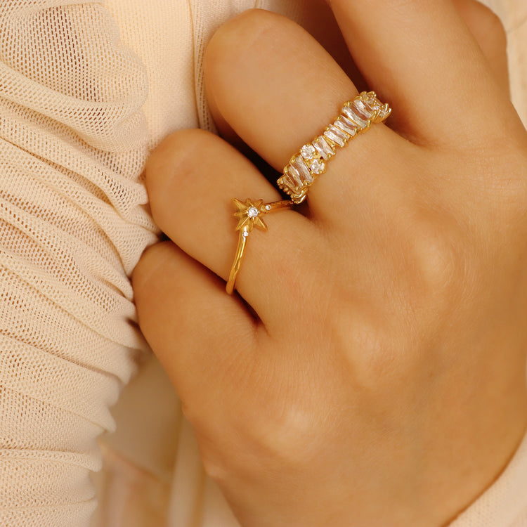 STAR RING