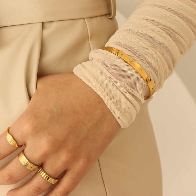 STAR LIGHT BANGLE