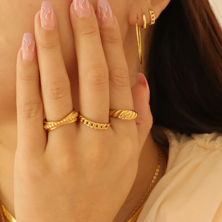 FRILL RING