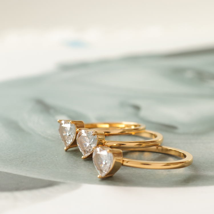 CRYSTAL HEART STACKING RING