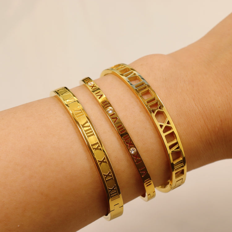 ROMAN CRYSTAL BANGLE